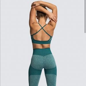 Doyoueven Forest Green Seamless Impact Crop